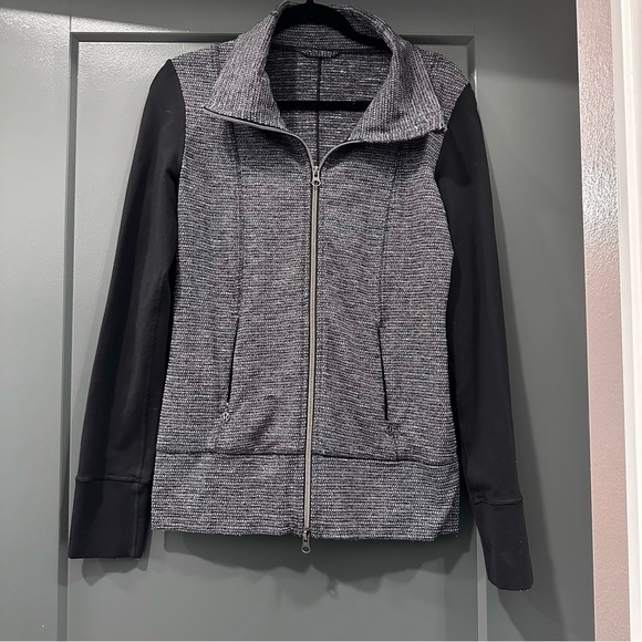 Lululemon two tone yoga or gym jacket. Mixed fabric, perfect for errands - Picture 1 of 7